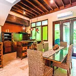 De Cinta Villa - Kuta - 5 Bedrooms - Heart Of Kuta